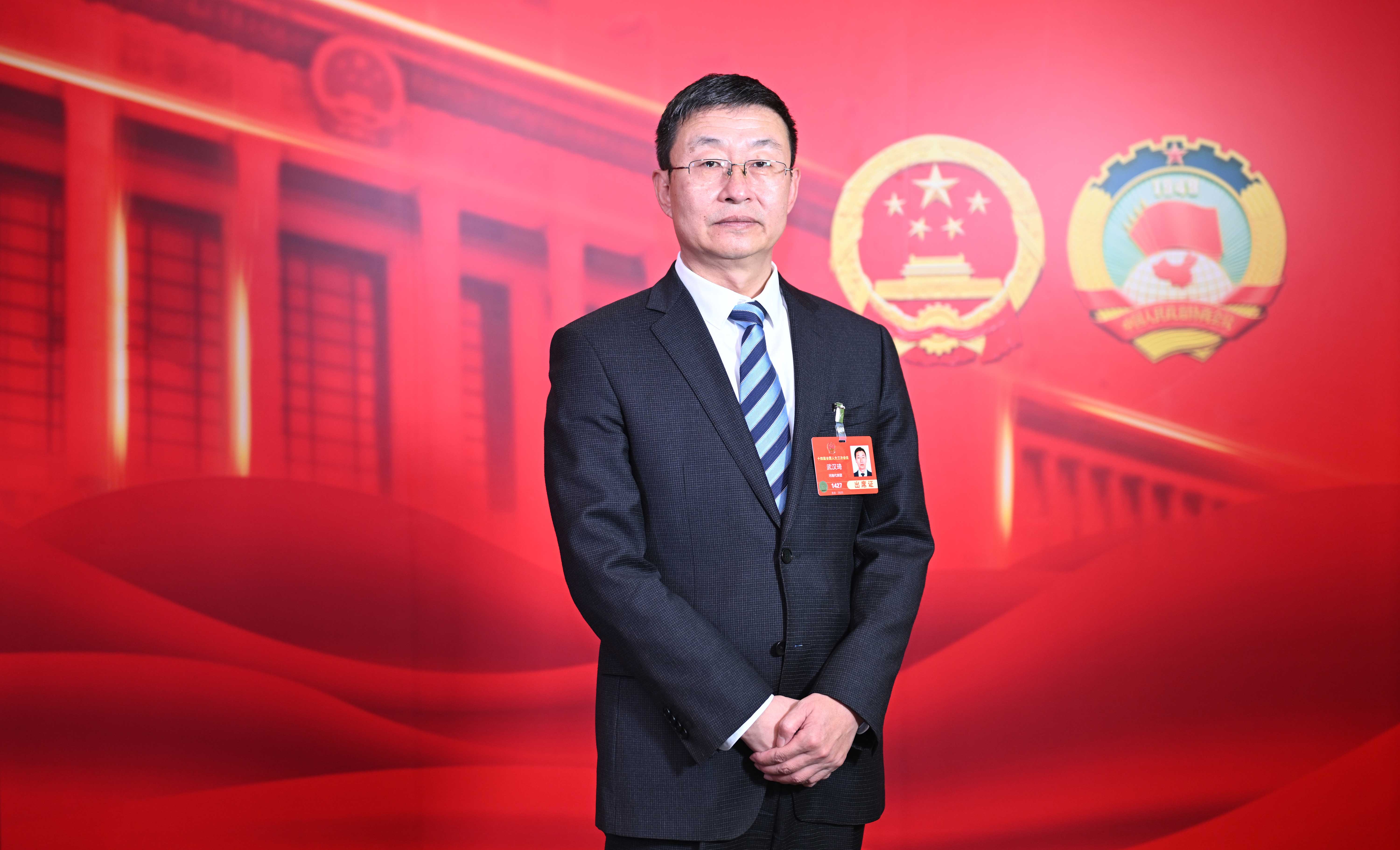 ˴йͻеҵЭ»᳤Ϊרҵ ع³人-(3).jpg